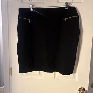 Roz & Ali Elegant Black Pencil Skirt with Zipper Accents